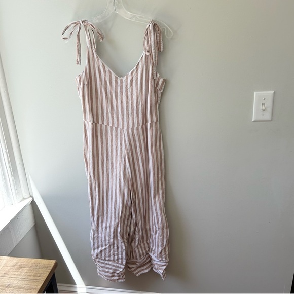 Everly women’s striped tie shoulder jumpsuit - Picture 2 of 8